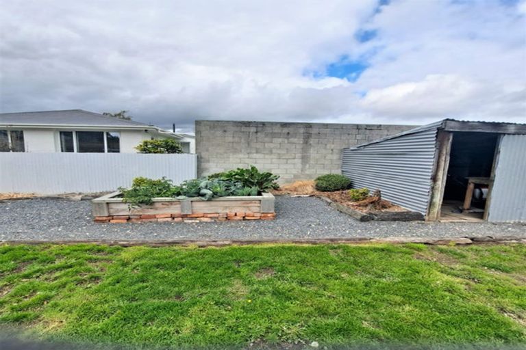 Photo of property in 7 Manse Street, Clinton, 9534