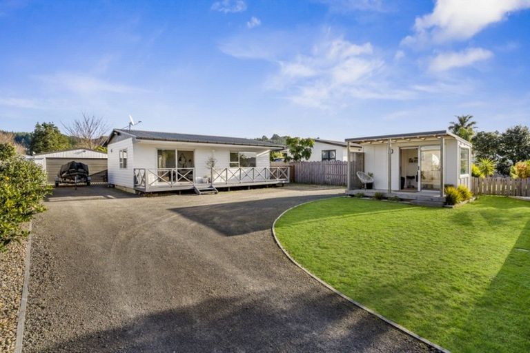 Photo of property in 111 Wattle Place, Whangamata, 3620