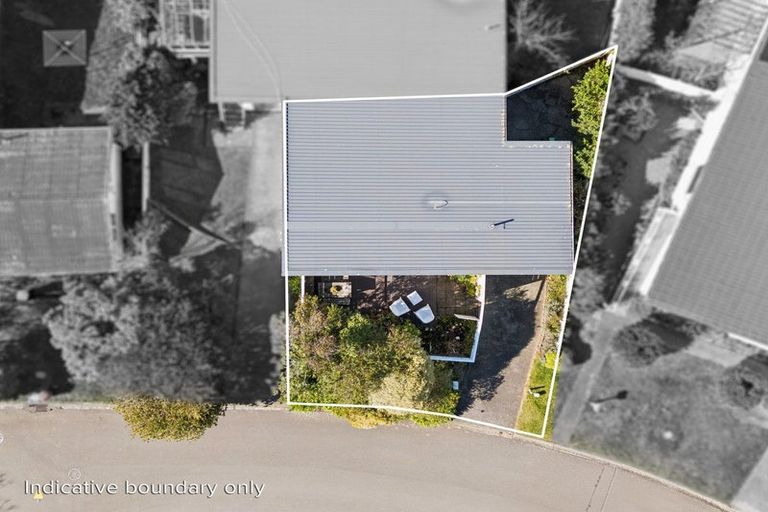 Photo of property in 1/3 Ridd Crescent, Karori, Wellington, 6012