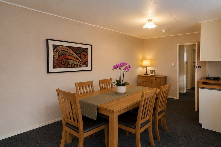 Photo of property in 16 Purdie Place, Milson, Palmerston North, 4414