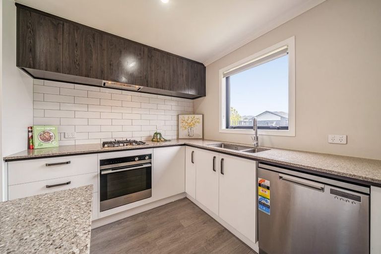 Photo of property in 52 Mawai Hakona Drive, Wallaceville, Upper Hutt, 5018
