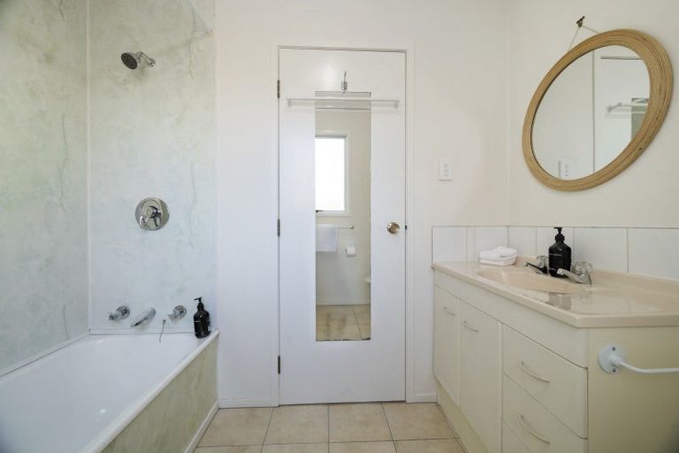 Photo of property in 38 Saint James Street, Richmond Heights, Taupo, 3330