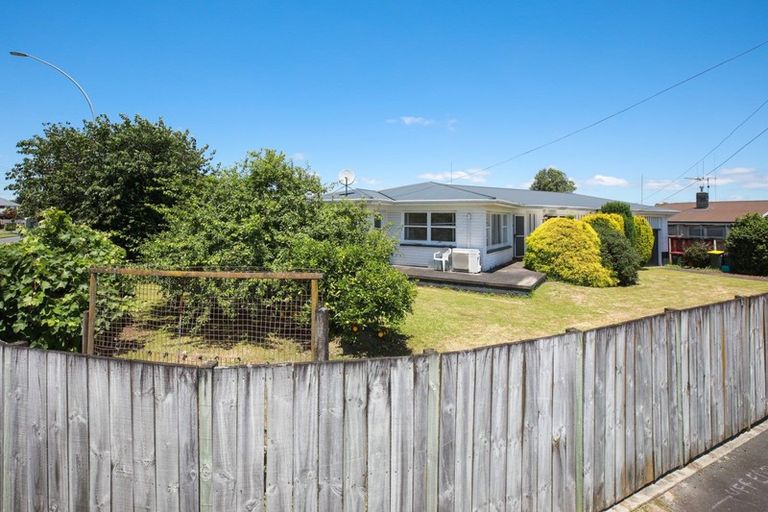 Photo of property in 2 Mears Road, St Andrews, Hamilton, 3200