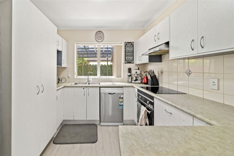 Photo of property in 4 Duckworth Road, Papakura, 2110