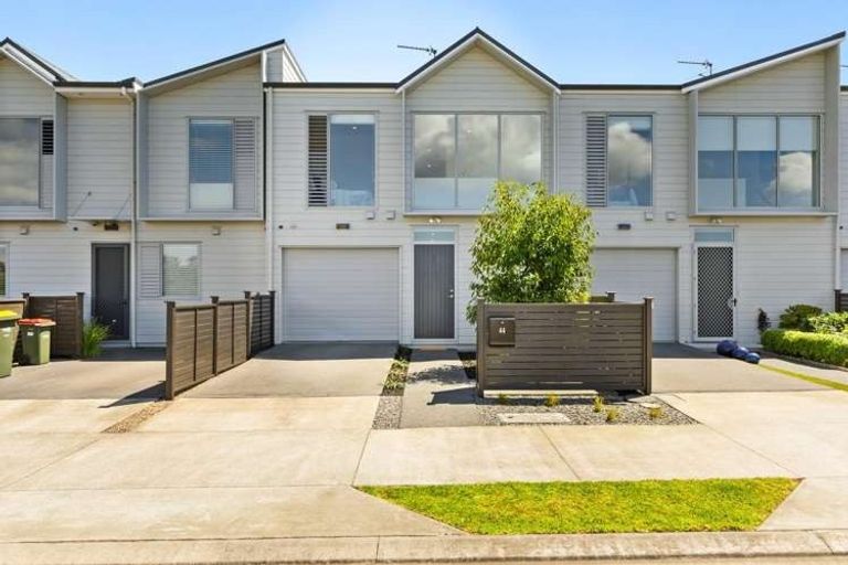Photo of property in 44 Owen Chapman Drive, Red Beach, 0932