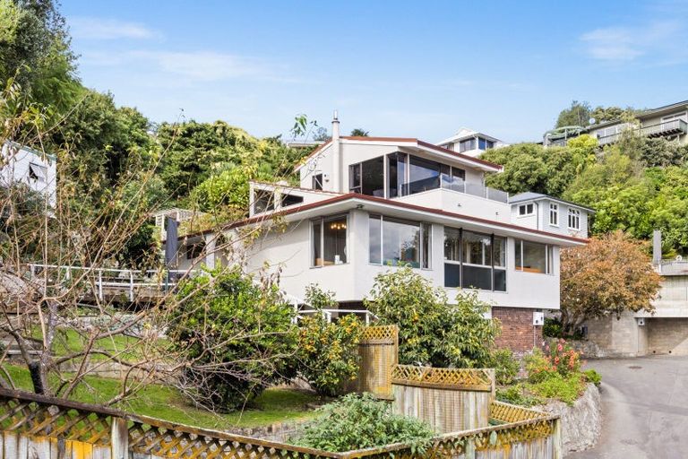 Photo of property in 8 Denholm Road, Hospital Hill, Napier, 4110