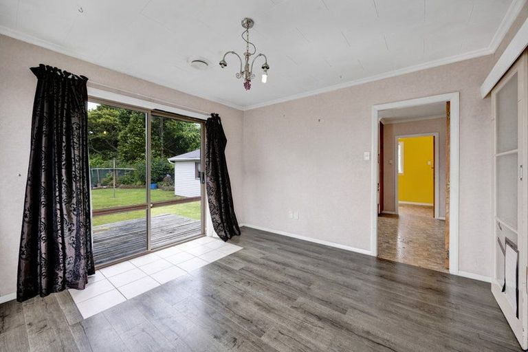 Photo of property in 9 Manawapou Road, Hawera, 4610