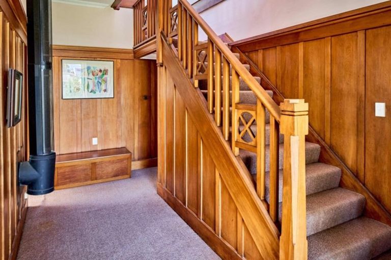 Photo of property in 83 Oroua Street, Eastbourne, Lower Hutt, 5013