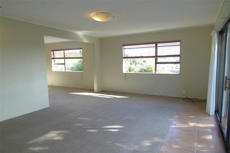 Photo of property in 1/18 Rothesay Bay Road, Rothesay Bay, Auckland, 0630