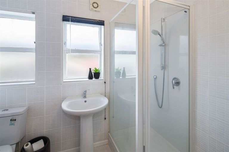 Photo of property in 1/20 Frankmoore Avenue, Johnsonville, Wellington, 6037