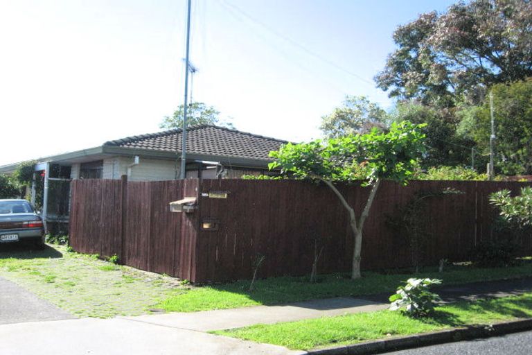 Photo of property in 1/48 Highland Park Drive, Highland Park, Auckland, 2010