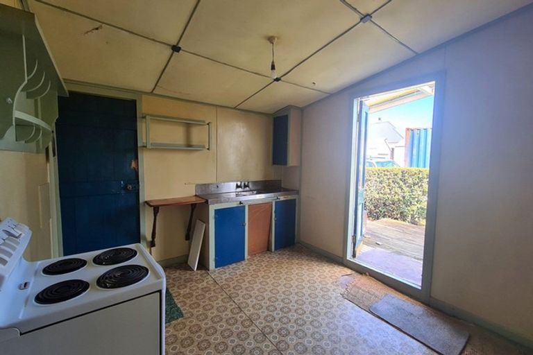 Photo of property in 10 King Street, Opunake, 4616