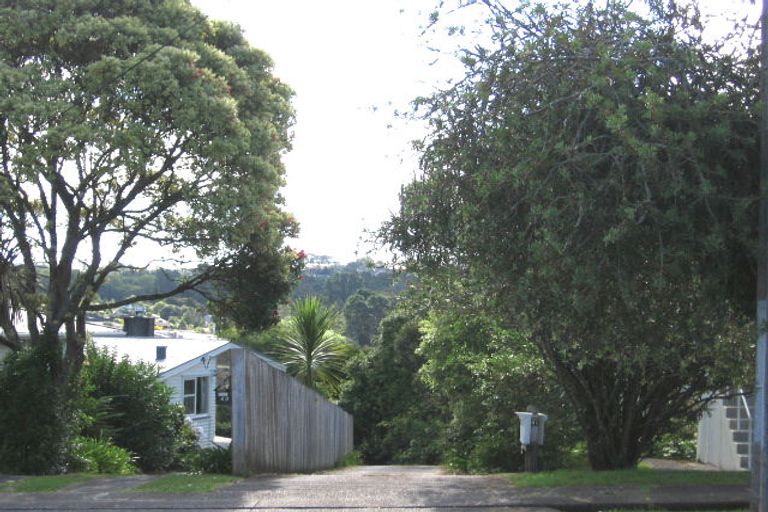 Photo of property in 3/41 Howard Road, Northcote, Auckland, 0627