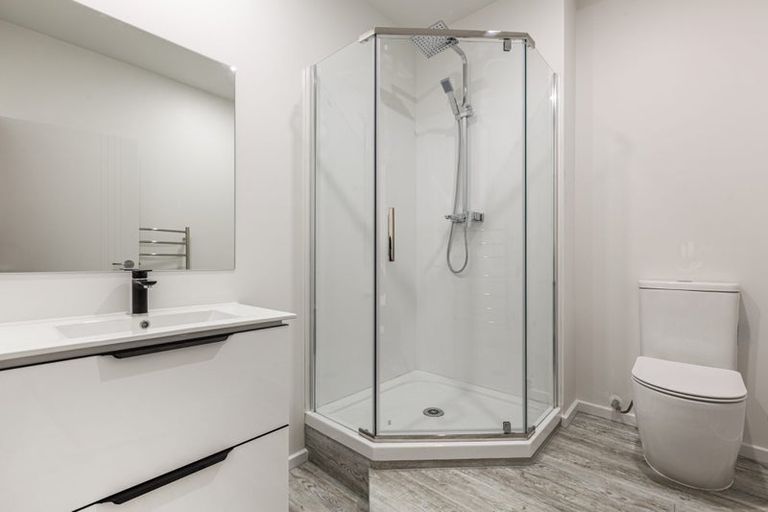 Photo of property in 8b Crispe Road, Clarks Beach, 2122