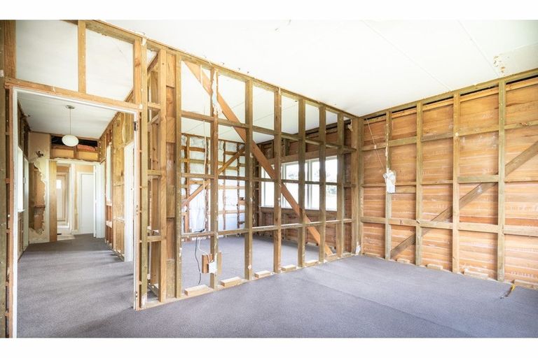 Photo of property in 5 Hutchinson Road, Helensville, 0875