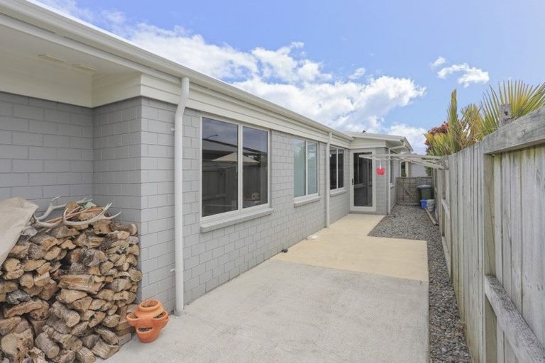 Photo of property in 5 Butterworth Crescent, Papamoa Beach, Papamoa, 3118