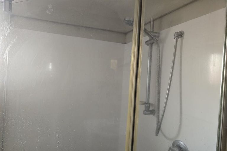 Photo of property in 85 Cobham Crescent, Kelston, Auckland, 0602