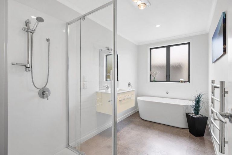 Photo of property in 44 Long Melford Road, Awapuni, Palmerston North, 4412