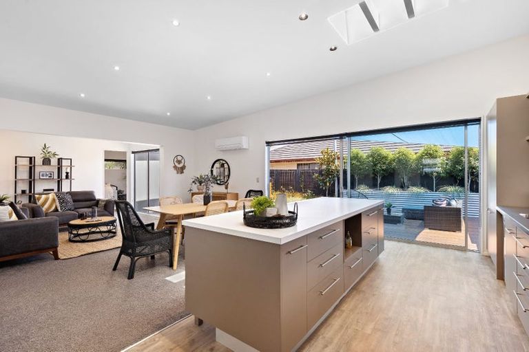 Photo of property in 11 Linkwater Way, Parklands, Christchurch, 8083