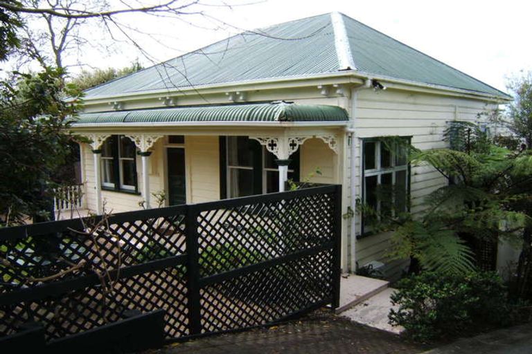 Photo of property in 20 Rawene Road, Birkenhead, Auckland, 0626