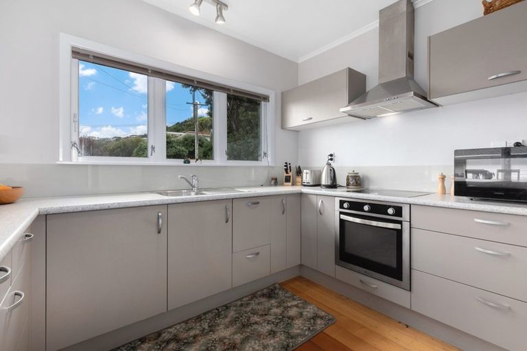 Photo of property in 4 Mana View Road, Paremata, Porirua, 5026