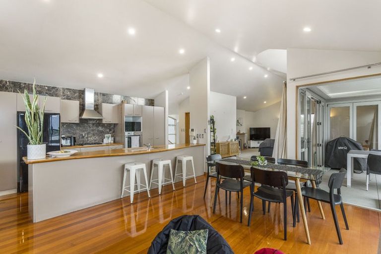 Photo of property in 1/94 Kitchener Road, Milford, Auckland, 0620