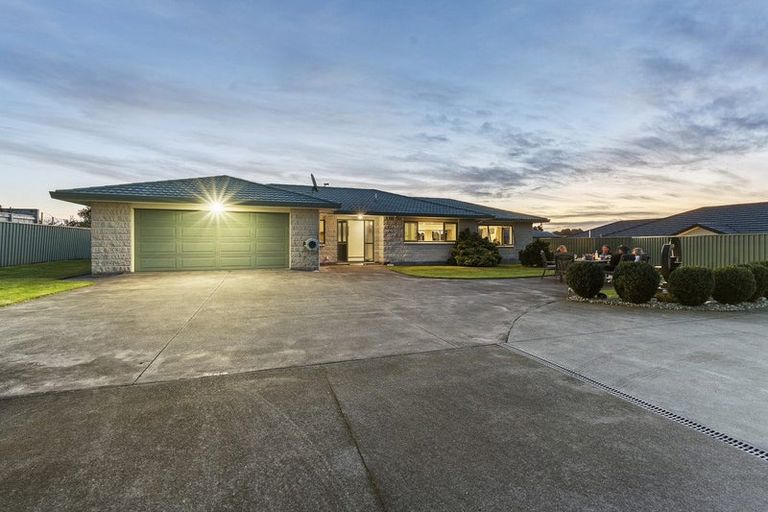 Photo of property in 11 Desmond Place, Bell Block, New Plymouth, 4312