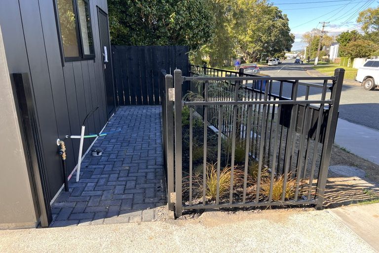 Photo of property in 1/39 Graham Avenue, Te Atatu Peninsula, Auckland, 0610