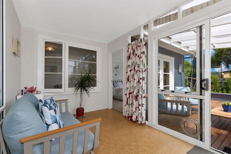 Photo of property in 32 Chamberlain Avenue, Amberley, 7481