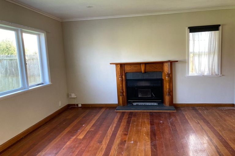 Photo of property in 55 Beaubank Road, Kelston, Auckland, 0602