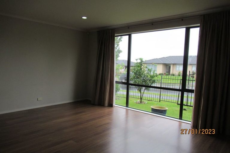 Photo of property in 73 Westgate Drive, Massey, Auckland, 0614