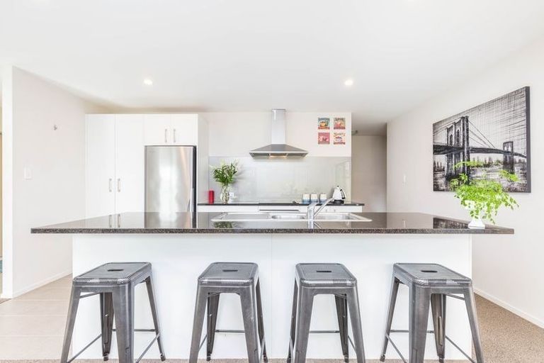 Photo of property in 24 Popokatea Drive, Takanini, 2112