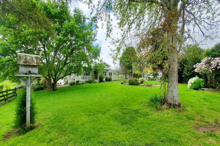 Photo of property in 272 Waihoehoe Road, Drury, 2577