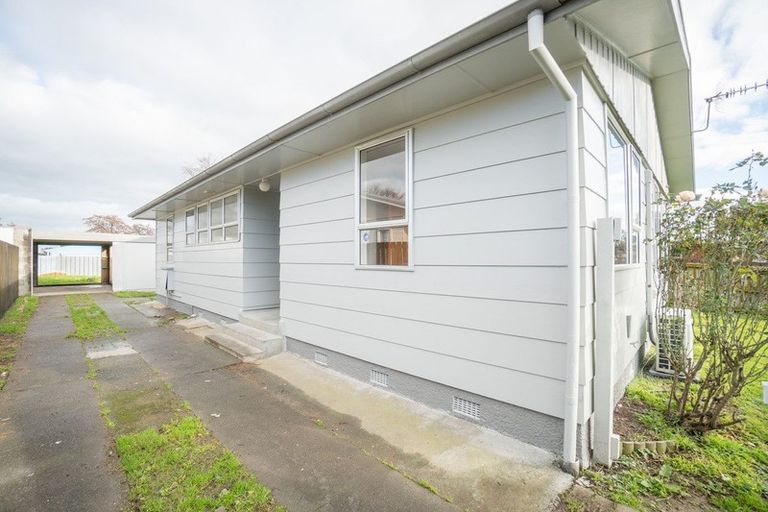 Photo of property in 74 Stillwater Place, Westbrook, Palmerston North, 4412