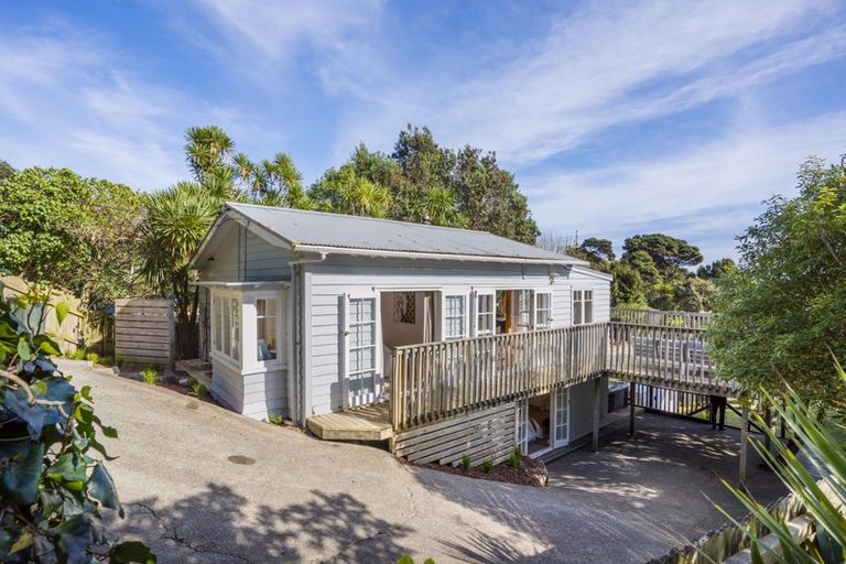 Photo of property in 78 Domain Crescent, Muriwai, 0881