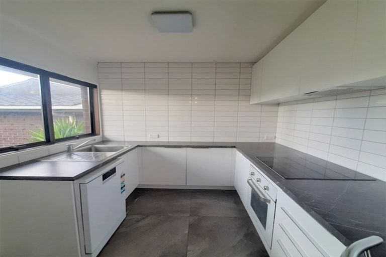 Photo of property in 2/59 Norwood Road, Bayswater, Auckland, 0622