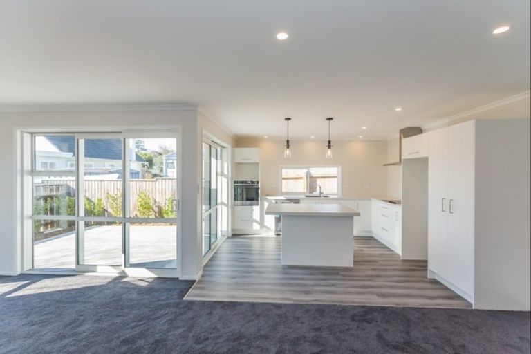 Photo of property in 65 Karaka Crescent, Levin, 5510