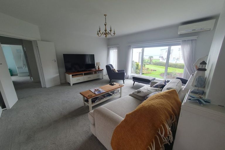 Photo of property in 1-12/48 The Bay Hill, Timaru, 7910