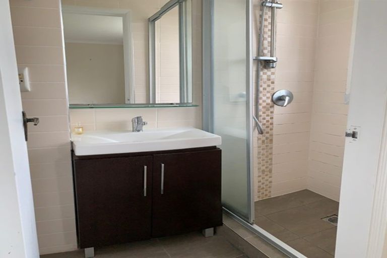 Photo of property in 3/26a Penning Road, Castor Bay, Auckland, 0620