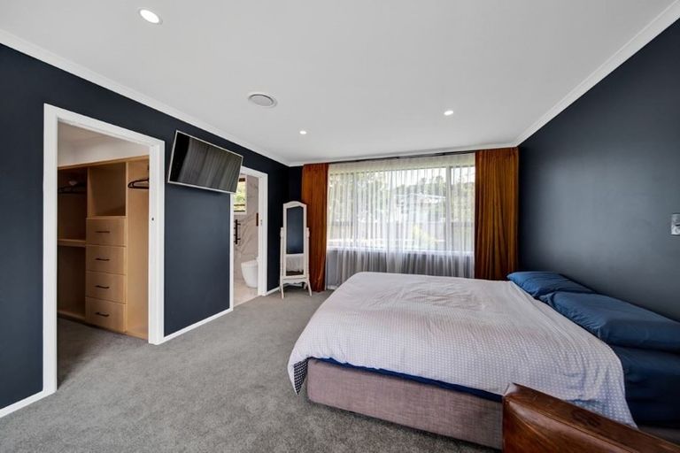 Photo of property in 14 Bromley Place, Westown, New Plymouth, 4310