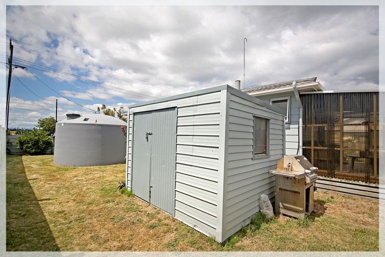 Photo of property in 14 Punga Street, Tangimoana, 4822