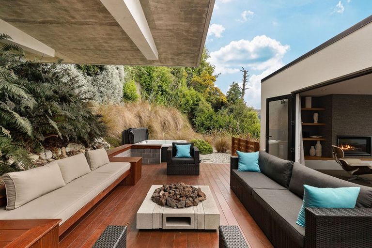 Photo of property in 15 Richards Park Lane, Fernhill, Queenstown, 9300