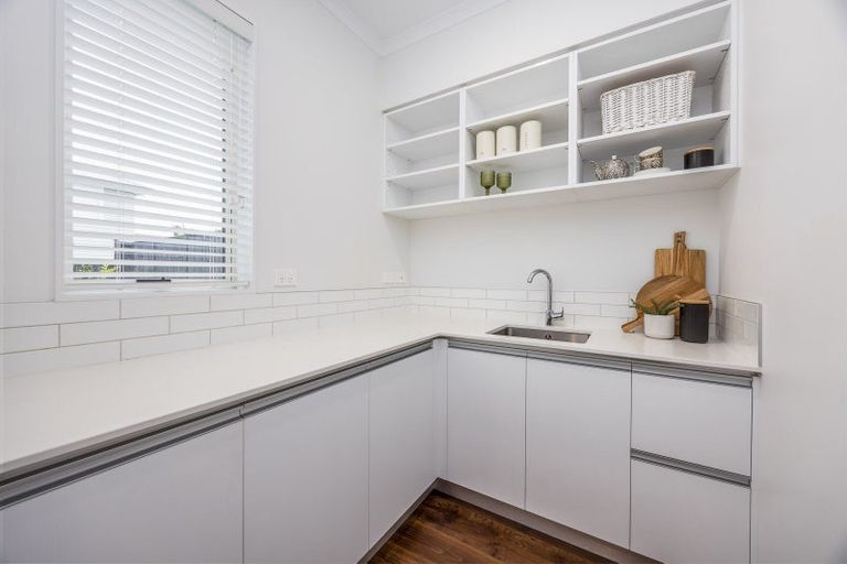 Photo of property in 19 Kukuwai Avenue, Red Beach, 0932