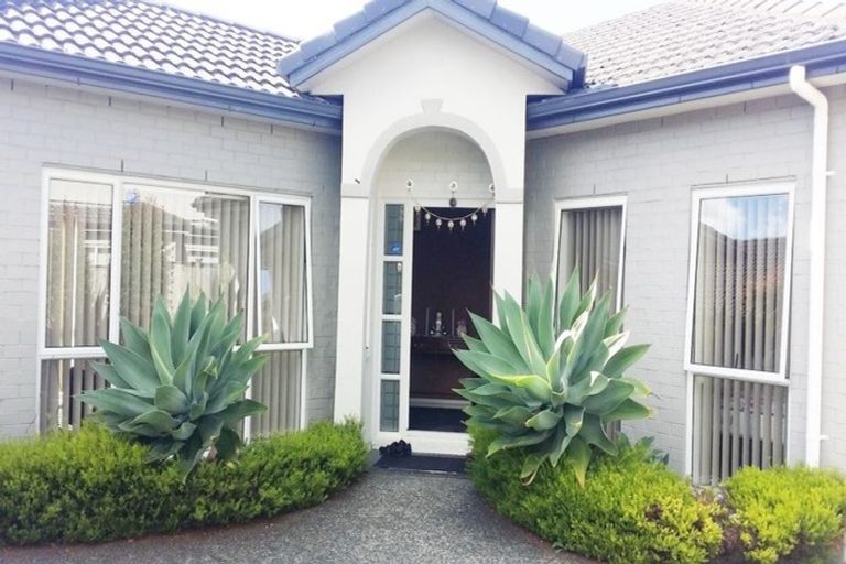 Photo of property in 15 Stamford Crescent, Flat Bush, Auckland, 2019