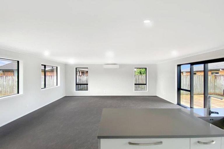 Photo of property in 6 Miers Glade, Rototuna North, Hamilton, 3210