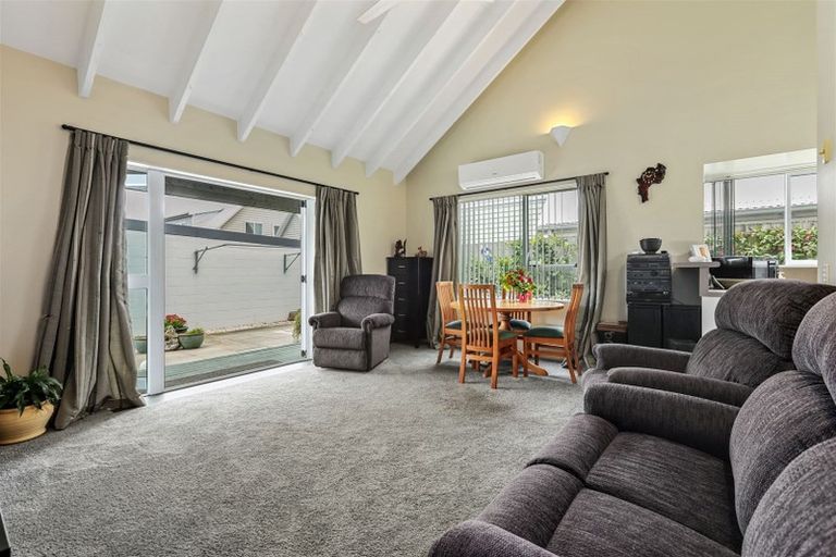 Photo of property in 2/140 Hastings Street East, Sydenham, Christchurch, 8023