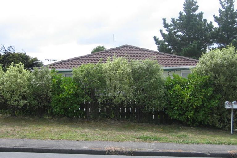 Photo of property in 12 Target Road, Totara Vale, Auckland, 0629