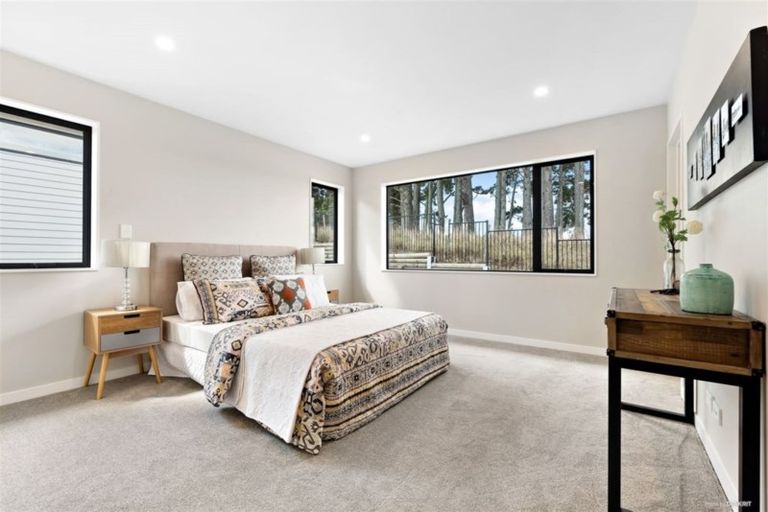 Photo of property in 4 Barrique Road, Kumeu, 0810