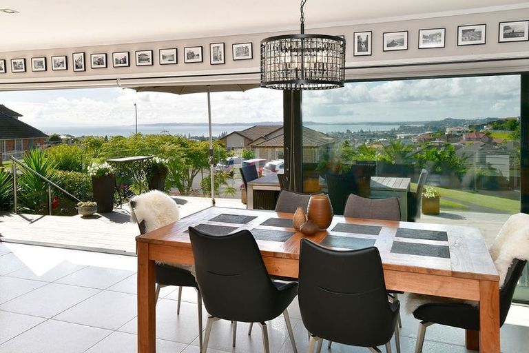 Photo of property in 119 Waldorf Crescent, Orewa, 0931