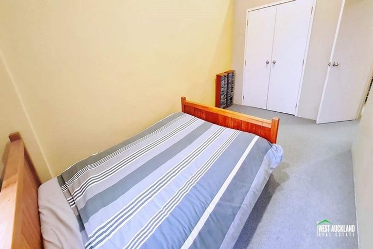 Photo of property in 12 Captain Scott Road, Glen Eden, Auckland, 0602